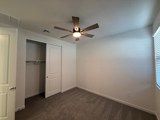 Foto del edificio - 4165 W Monika Ln