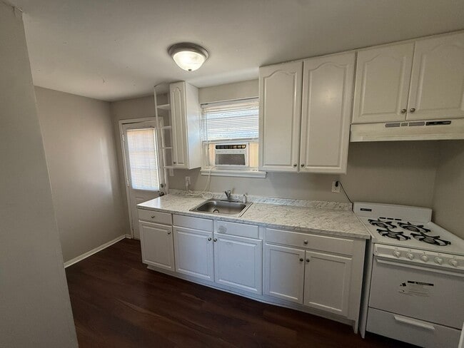 Foto del edificio - 1705 Lamb Ave