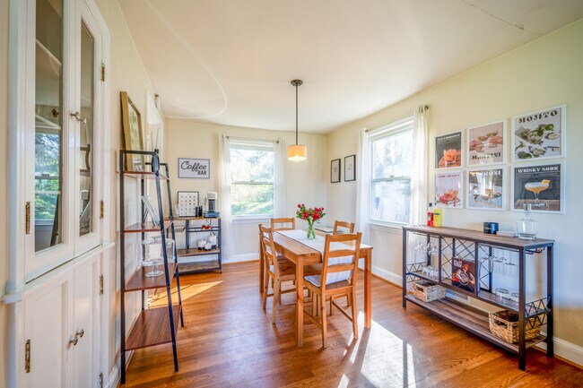 Foto del edificio - 2227 Grayson Pl