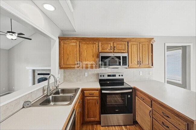 Foto del edificio - 2105 SW Eyrie Rd