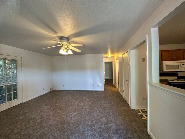 Foto del edificio - Waters Edge Drive-1851 (x4)