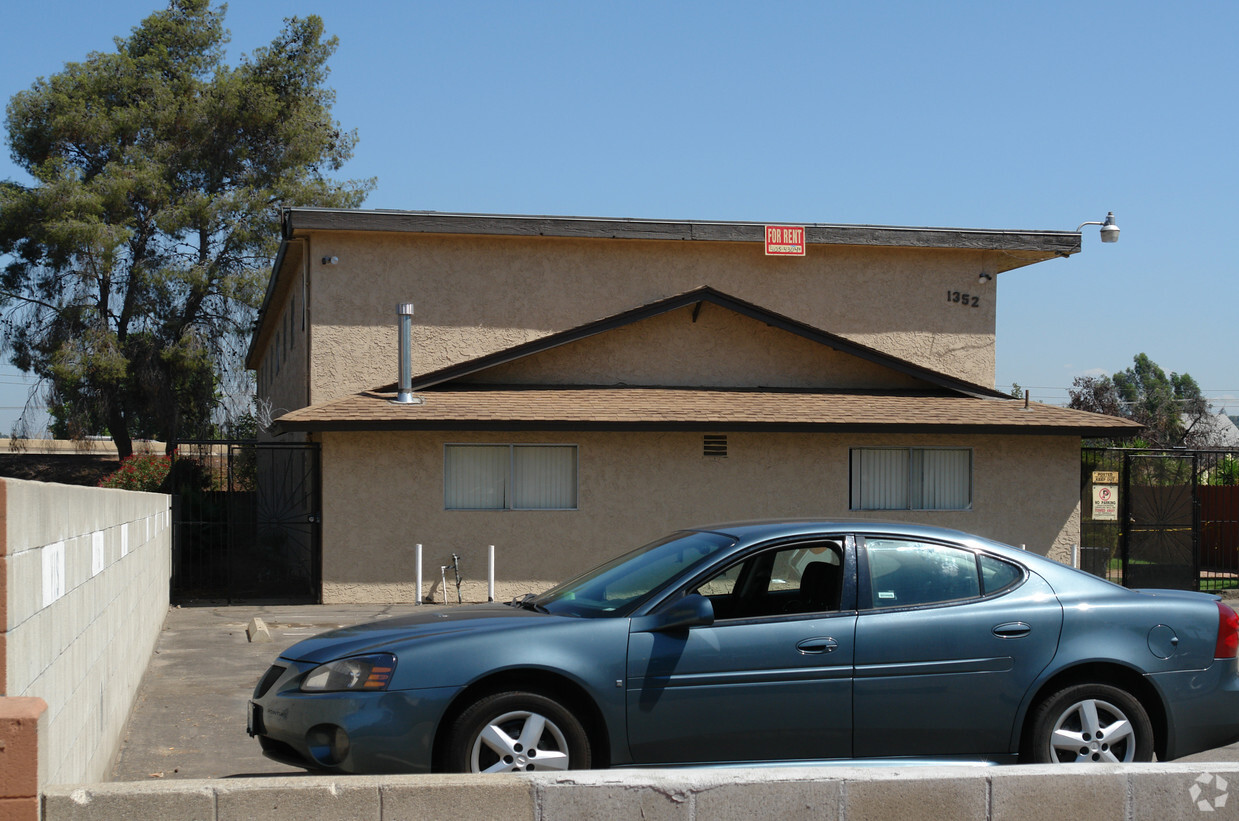 Building Photo - 1352 Oakdale Ave