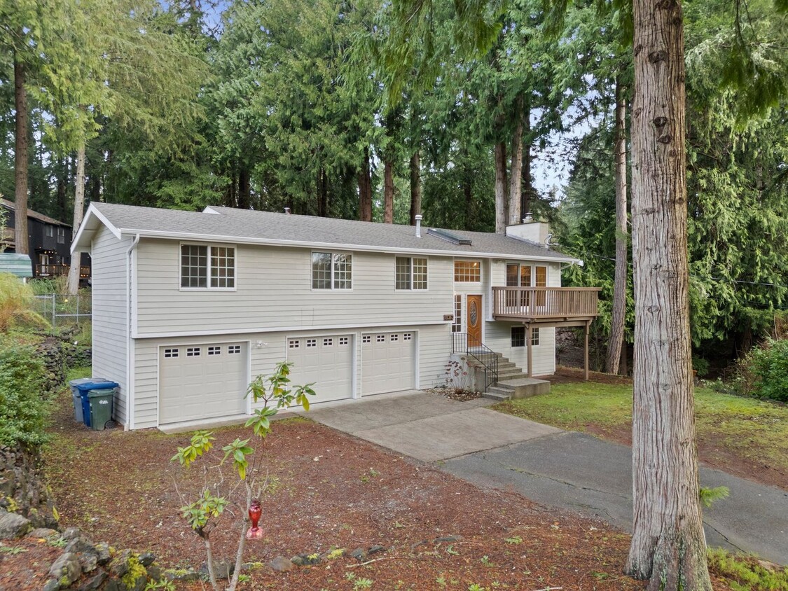 Foto principal - Stunning 4-Bed Gig Harbor Home for Rent | ...