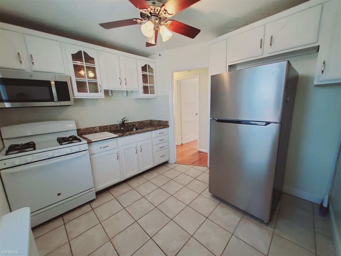 Primary Photo - 2 br, 1 bath Condo - 1068 E Main St Apt 3