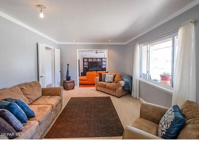 Foto del edificio - 9940 Lockerbie Ave
