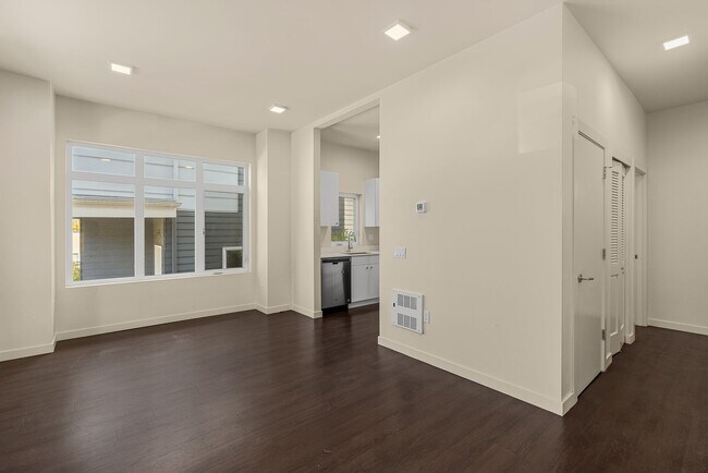 Foto del edificio - 3454 8th Ave W