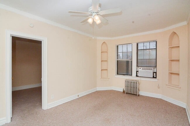 Building Photo - 4830 N Damen Ave