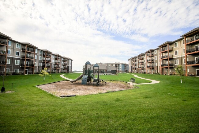 Building Photo - Welcome to Huntington Village