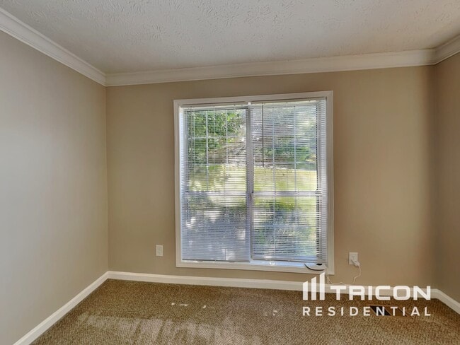 Building Photo - 1112 Karastan Ct SW