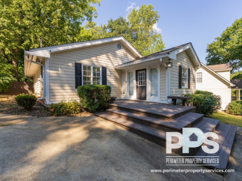 Photo - 2192 Spink St NW.