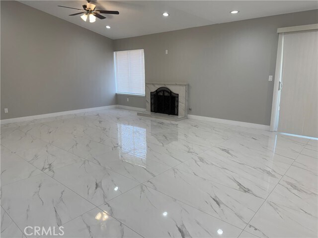 Foto del edificio - 14338 La Mesa Rd