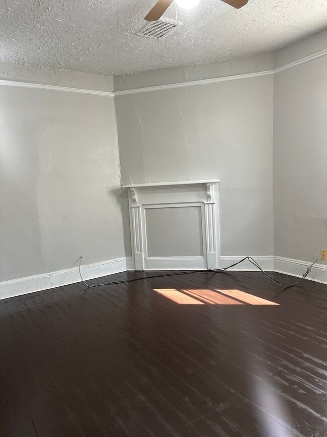 Building Photo - 120 Hough Ave