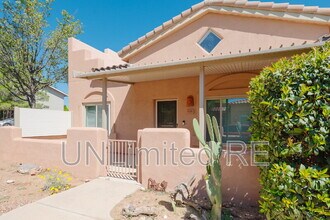 Building Photo - 1620 E Parada del Sol