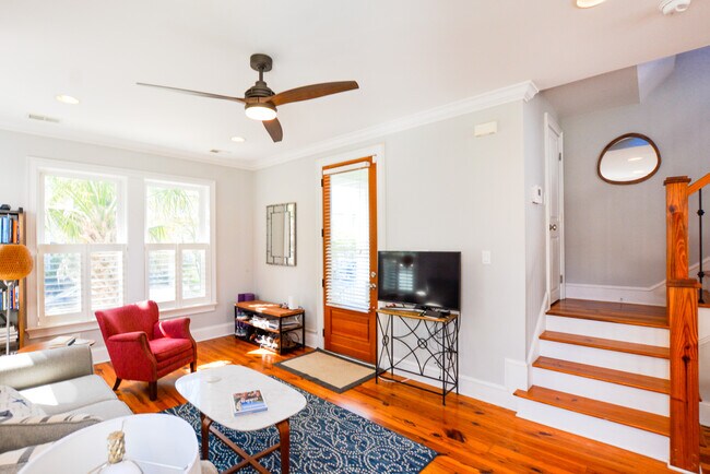 Building Photo - Fully Furnished Home in Downtown Charleston