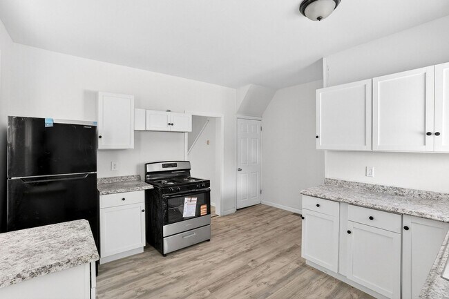 Foto del edificio - 398-400 N. Maple Ave