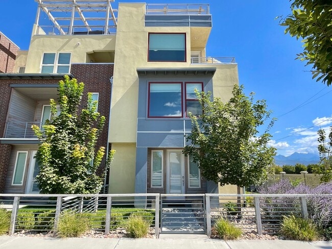 Photo - Gorgeous Townhome in South Jordan!