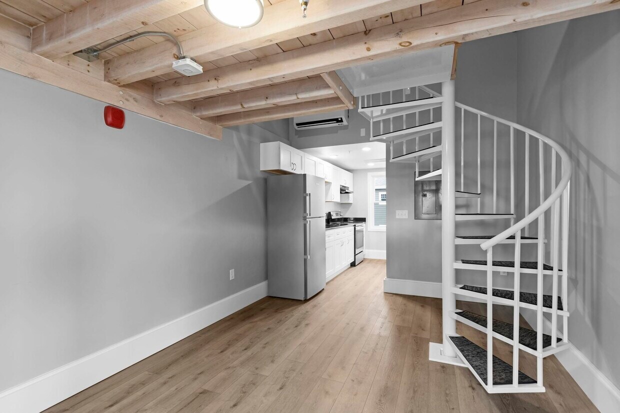 10 Monarch Way Unit 201, Portsmouth, NH 03801 Apartment for Rent in