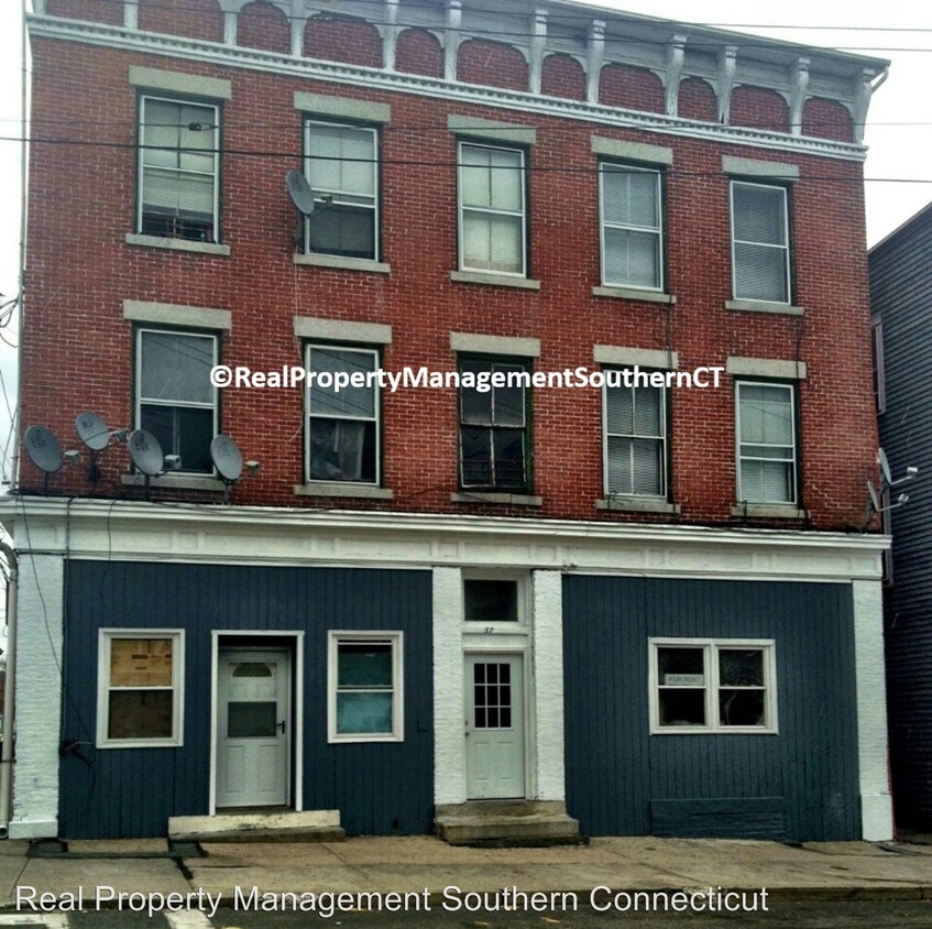 57 Anson St Unit Apt 3R, Derby, CT 06418 Condo for Rent in Derby, CT