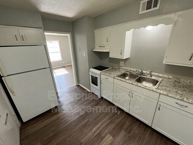 Foto del edificio - 3969 Southlawn Ave