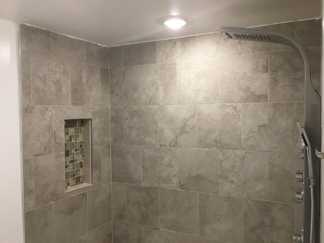 Foto del edificio - 42 Rockland Drive