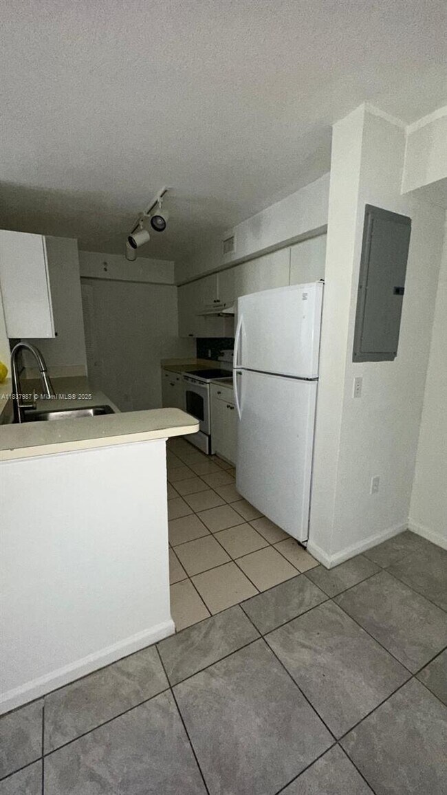 Foto del edificio - 15460 SW 284th St