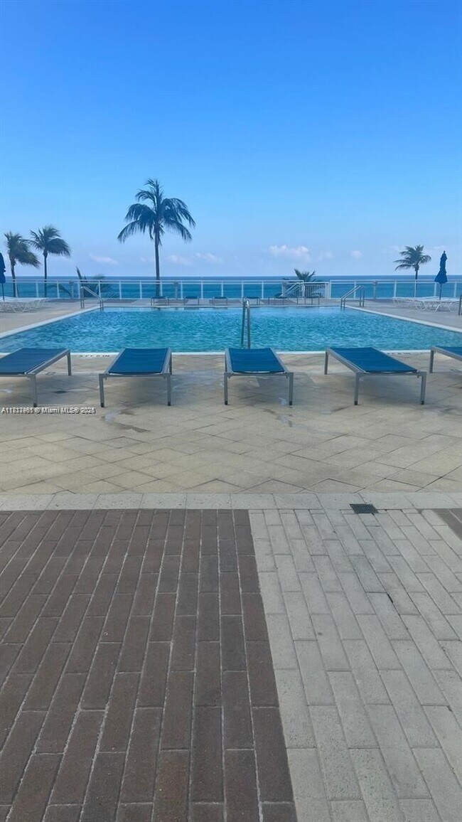 Building Photo - 3900 Galt Ocean Dr