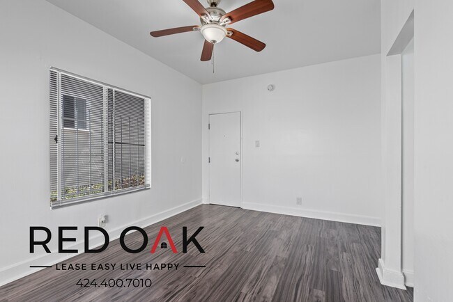 Foto del edificio - 250 Loma Dr