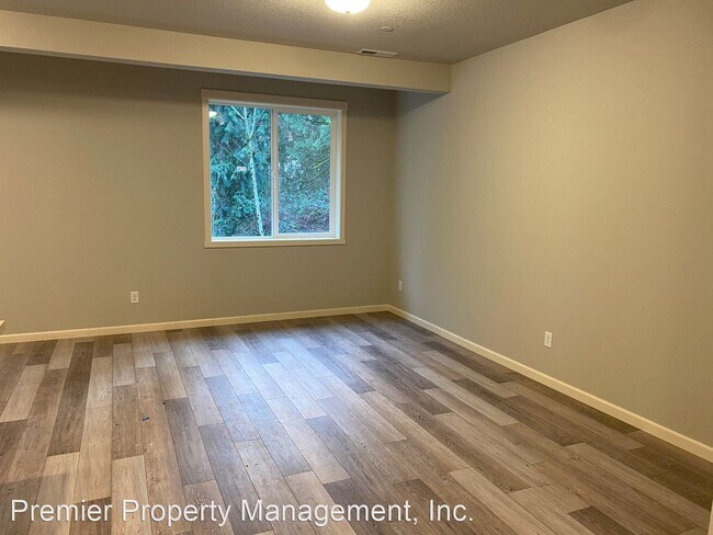 Building Photo - 3 br, 2.5 bath House - 211 Cloverdale Rd U...