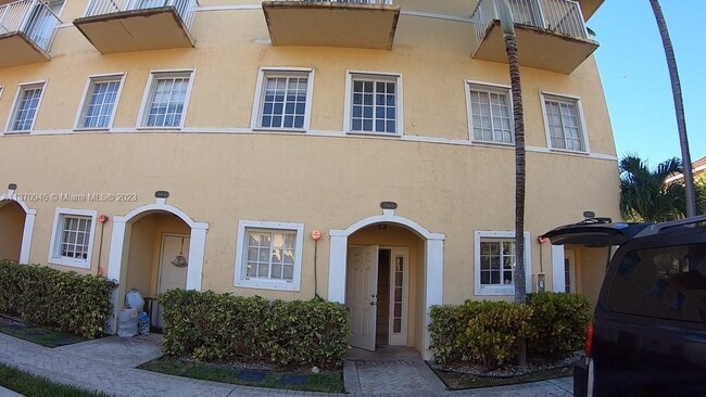 Foto del edificio - 2064 NE 167th St
