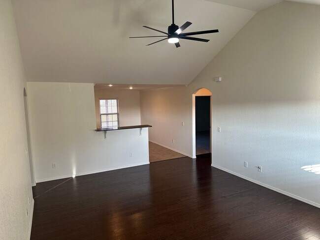 Foto del edificio - Available Now! Beautiful 4-Bedroom, 2-Bathroom Springdale Home w/ Fenced-In Yard and Covered Patio