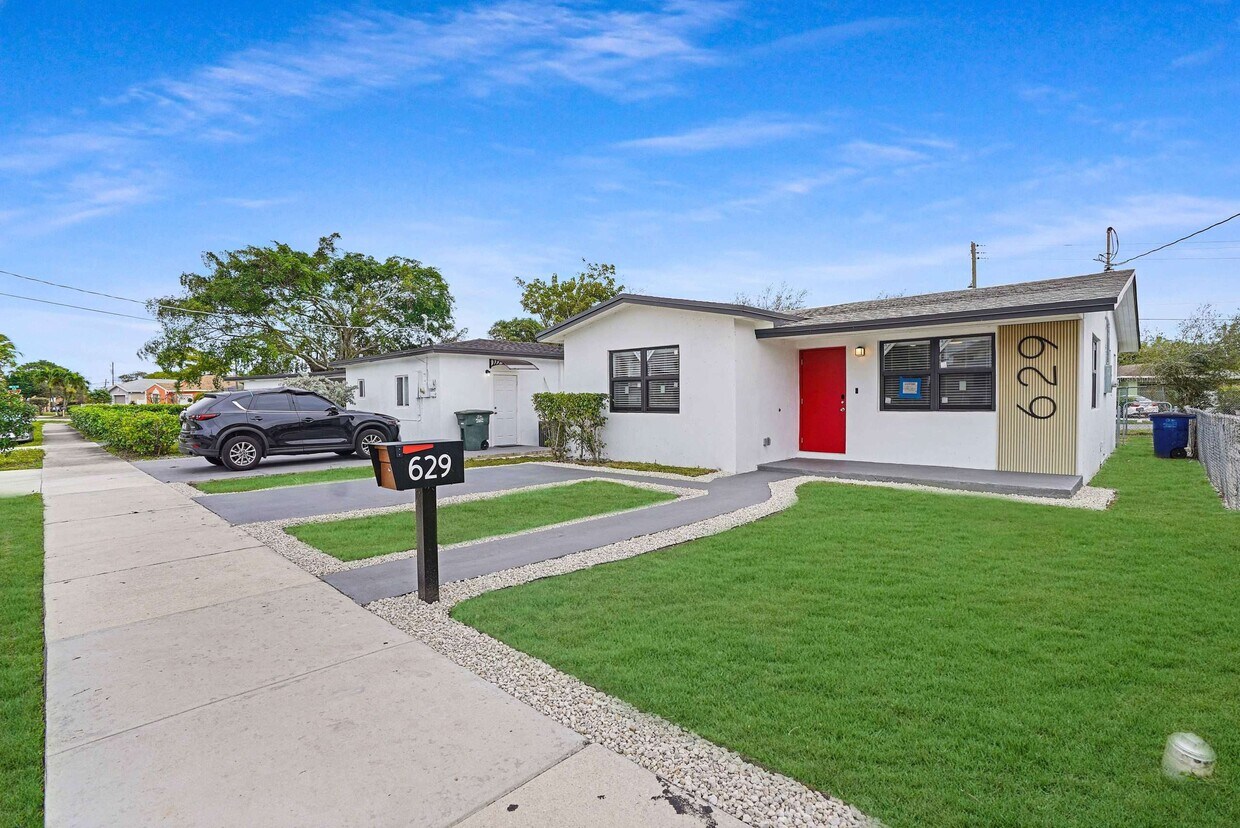 Primary Photo - 629 NW 6th Ct