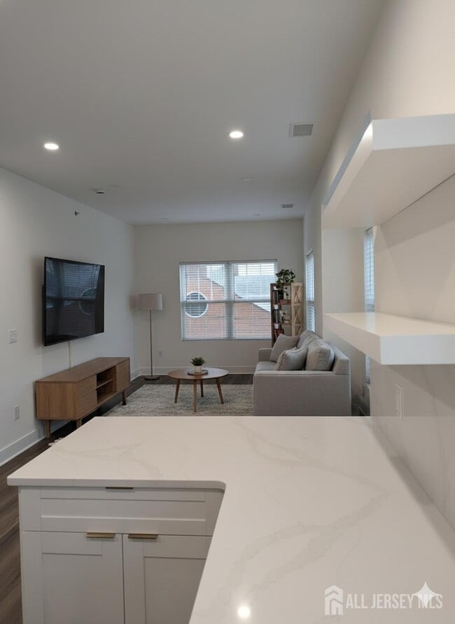 Building Photo - 581 Middlesex Ave