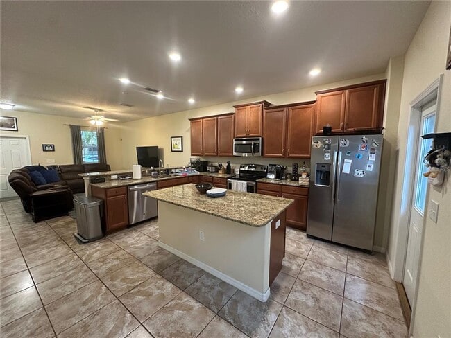 Building Photo - 14885 Evergreen Oak Loop