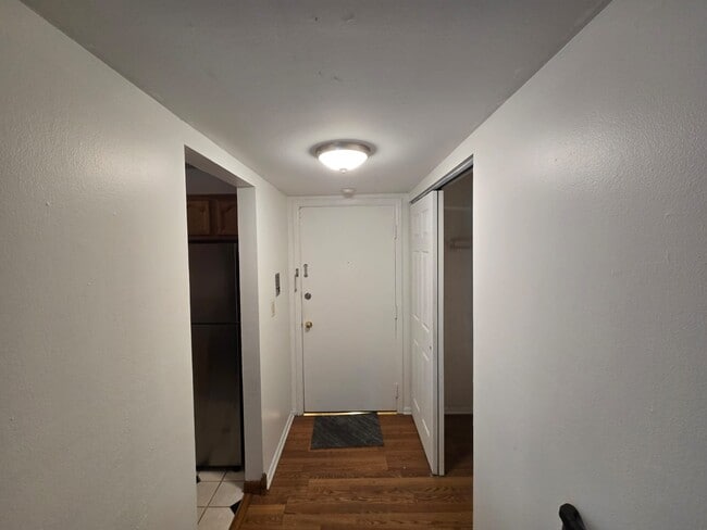 Foto del edificio - 5001 Carriage Way Dr