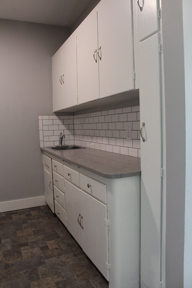 Foto del edificio - 1428 West Dean Avenue, Unit 2