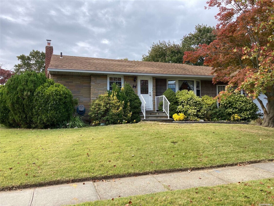 1 Stanford Ln, Hicksville, NY 11801 House Rental in Hicksville, NY