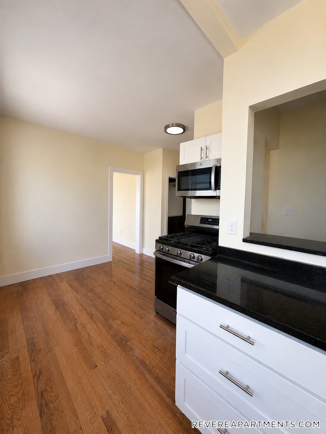 Building Photo - 2 Malden St