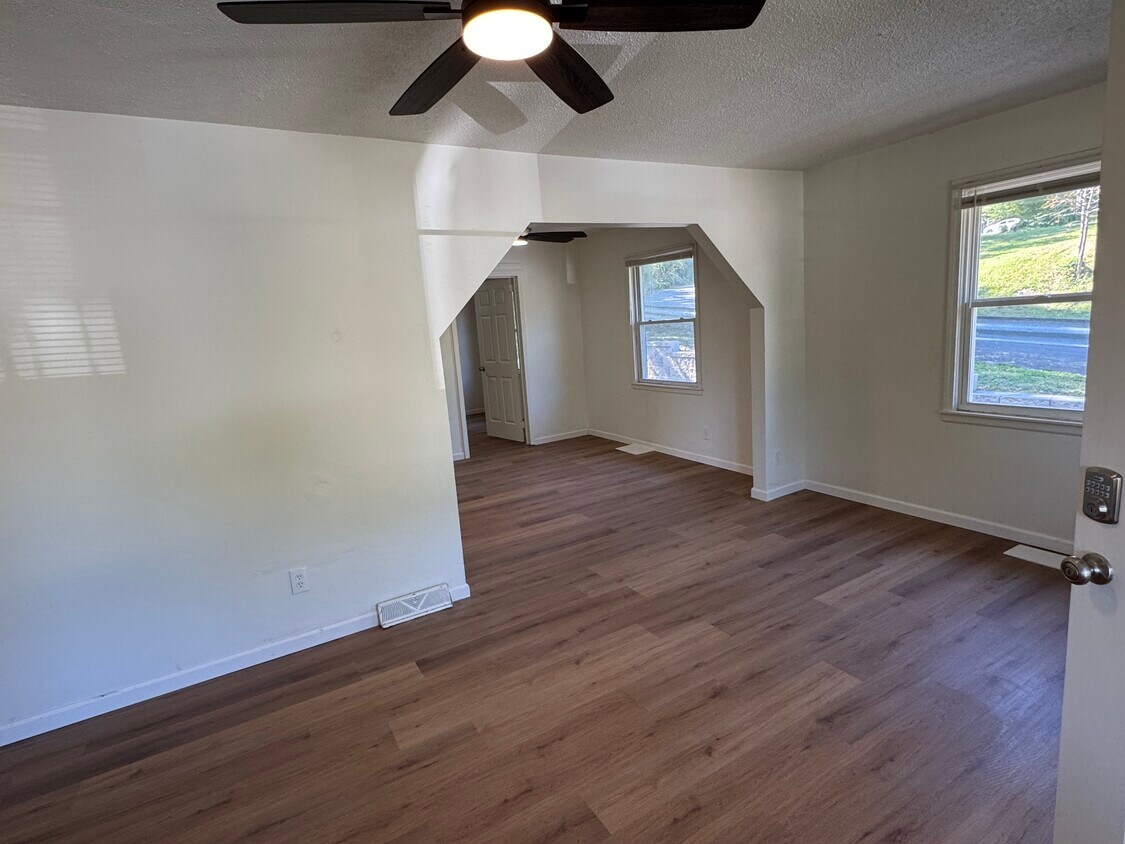 Foto principal - 8801 E Independence Ave