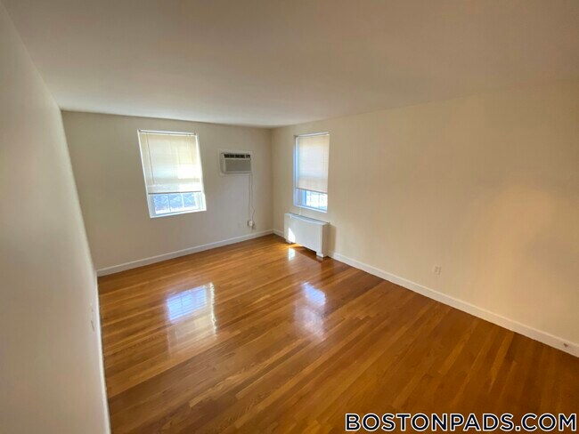 Foto del edificio - 17 Captain Parker Arms