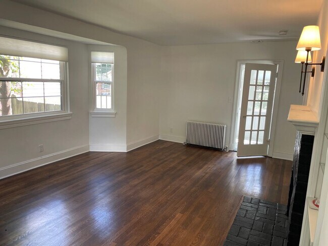 Foto del edificio - 4509 Fitzhugh Ave