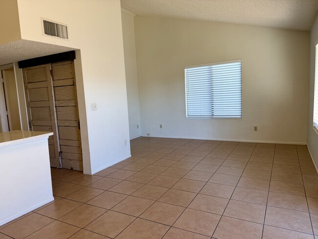 Foto del edificio - 4871 W Condor Dr