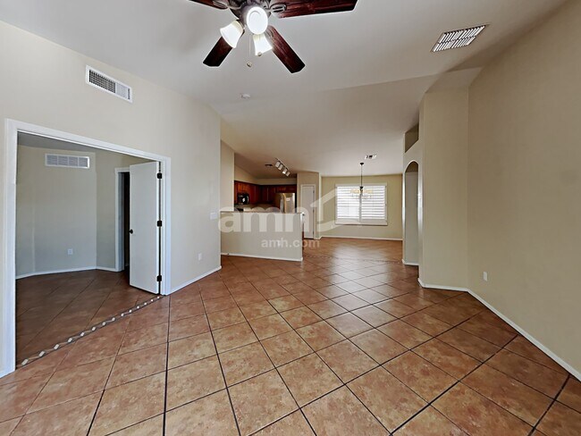 Foto del edificio - 12770 E Hannah Trail