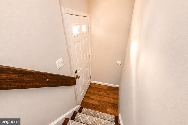 Building Photo - 3520B Neils Ct