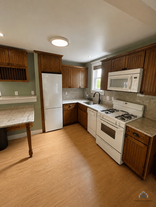 Building Photo - 18 Winter St