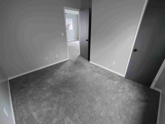 Building Photo - 655 Mosgrove St