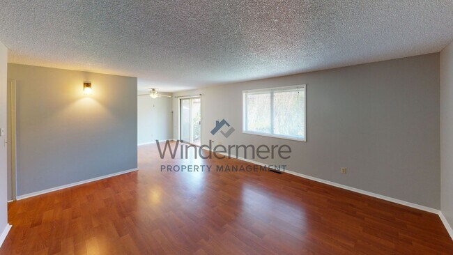 Building Photo - 501 Washington St. #26 *Water, Sewer, & Ga...