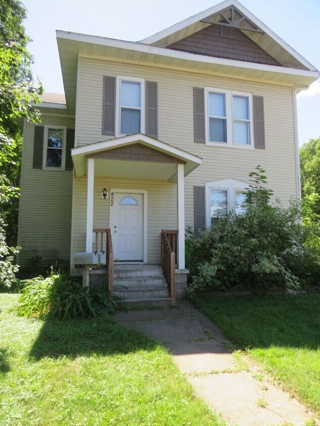 Primary Photo - 422 Superior St
