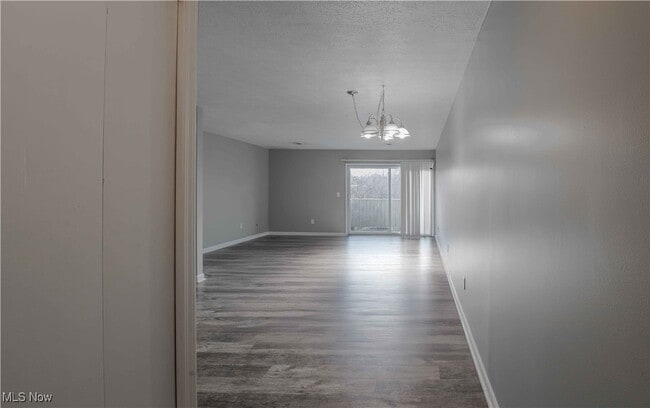 Building Photo - 27 Landings Way