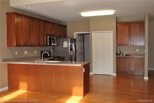 Building Photo - 32919 Brookside Cir