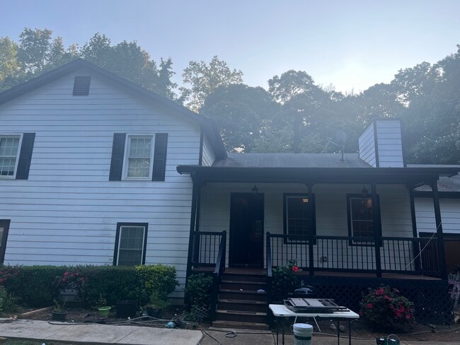 Building Photo - 858 Georgetown Dr
